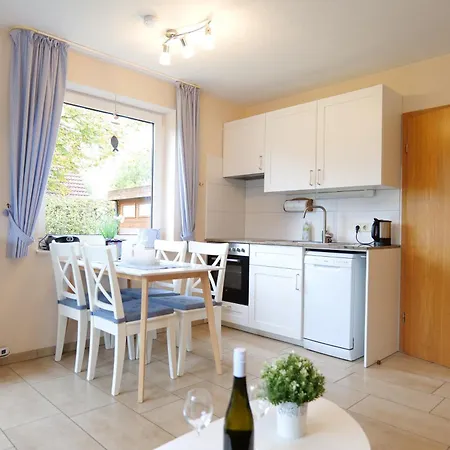 Haus Resi 아파트 *